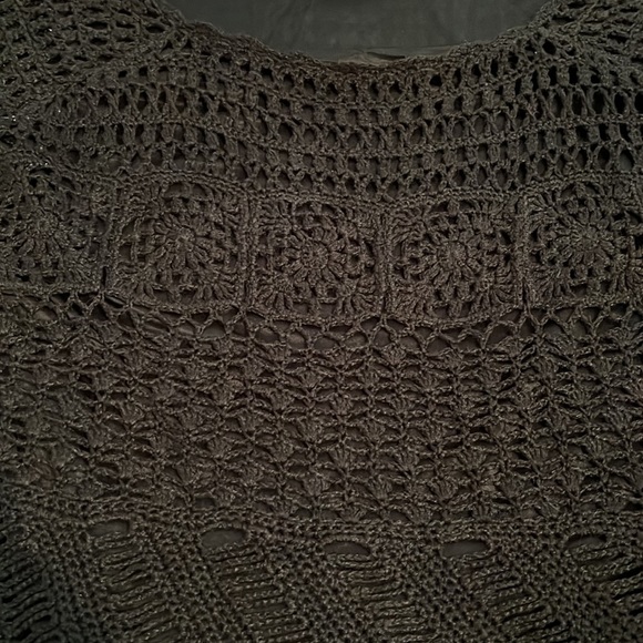 Bandolino chic fancy black top - Picture 5 of 5